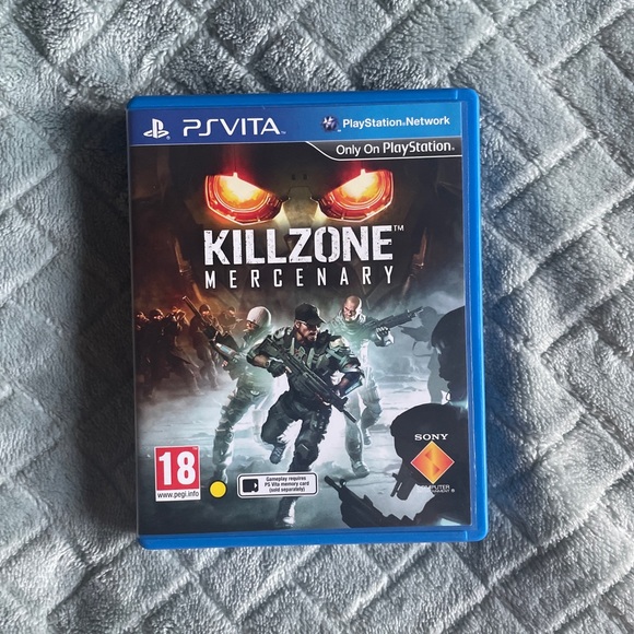 PS Vita bundle - Picture 2 of 10